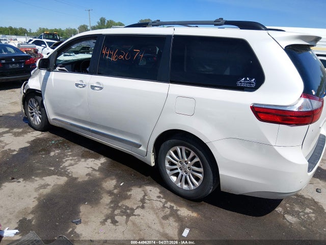 Toyota Sienna Xle 8 Passenger