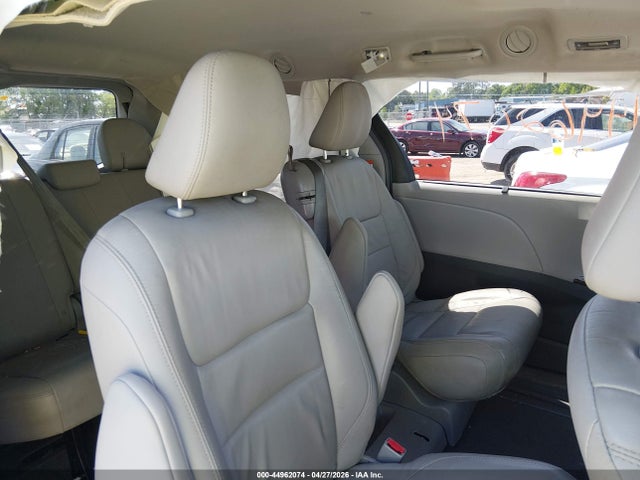 Toyota Sienna Xle 8 Passenger