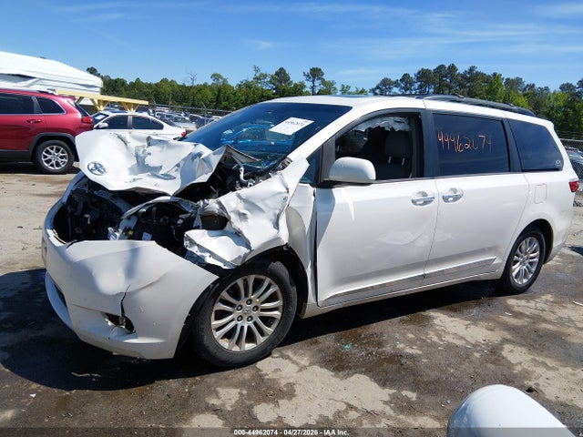 Toyota Sienna Xle 8 Passenger