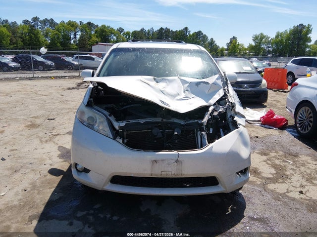 Toyota Sienna Xle 8 Passenger