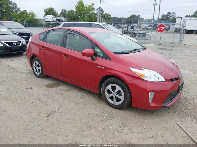 Salvage Toyota Prius Image