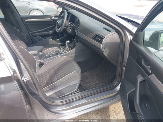 Volkswagen Jetta 1.5t Sport