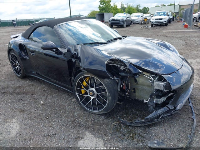 Salvage Porsche 911 Image
