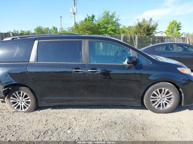 Toyota Sienna Xle Premium 8 Passenger