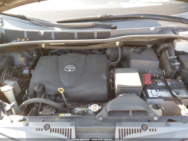 Toyota Sienna Xle Premium 8 Passenger