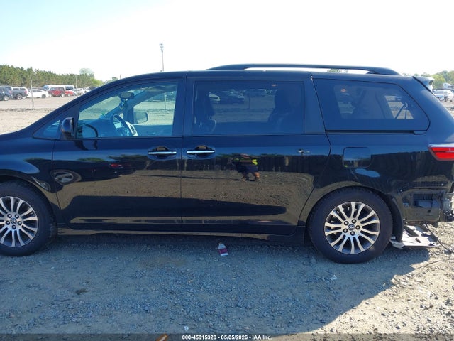 Toyota Sienna Xle Premium 8 Passenger