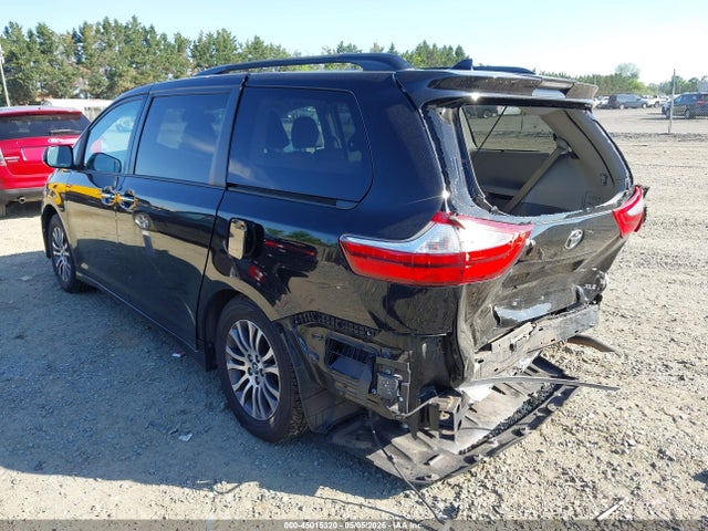 Toyota Sienna Xle Premium 8 Passenger