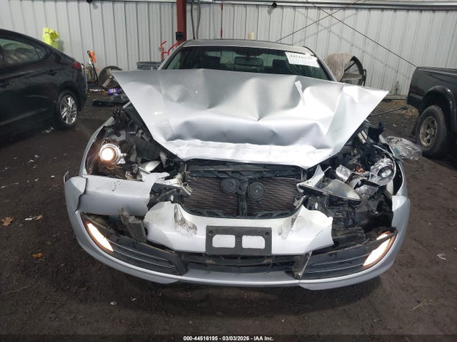 Hyundai Genesis 3.8 Grand Touring