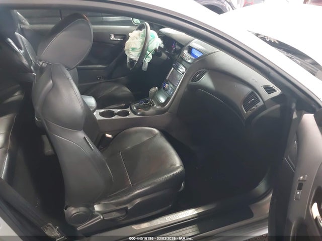 Hyundai Genesis 3.8 Grand Touring