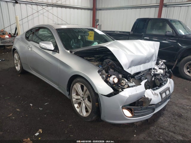 Salvage Hyundai Genesis Image