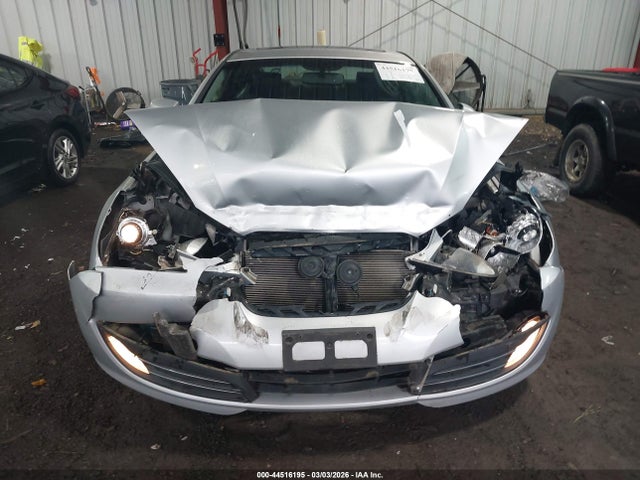 Hyundai Genesis 3.8 Grand Touring