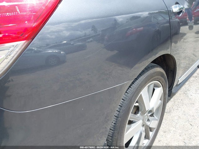 Nissan Pathfinder Platinum
