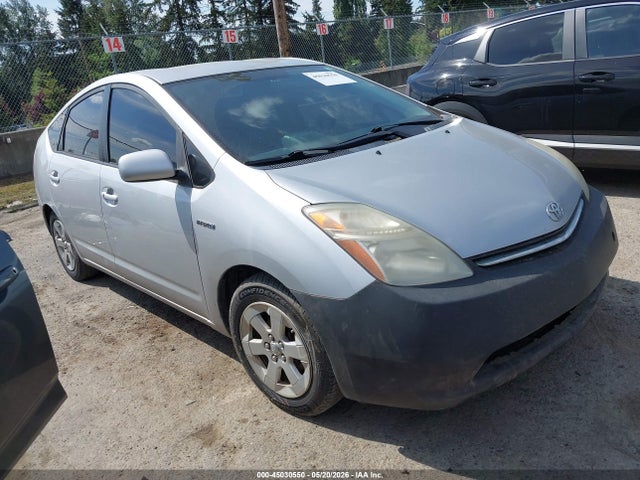 Salvage Toyota Prius Image