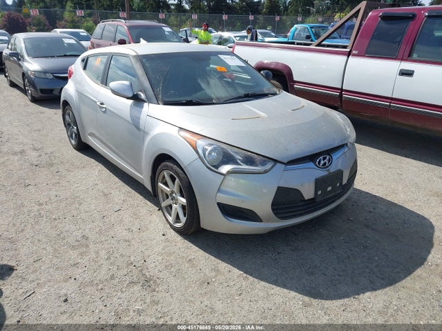 Salvage Hyundai VELOSTER Image