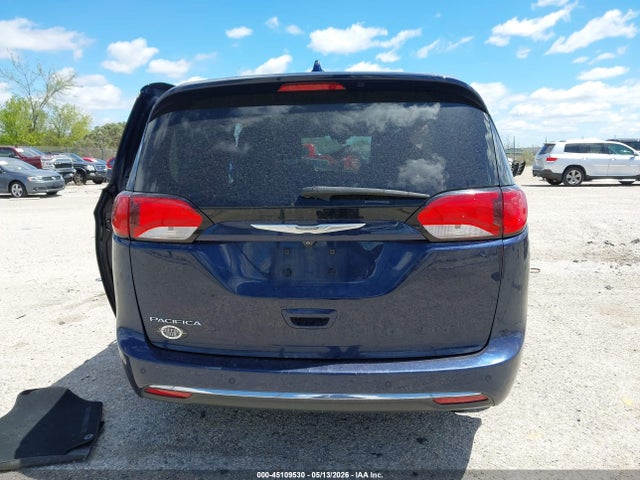 Chrysler Pacifica Touring-l