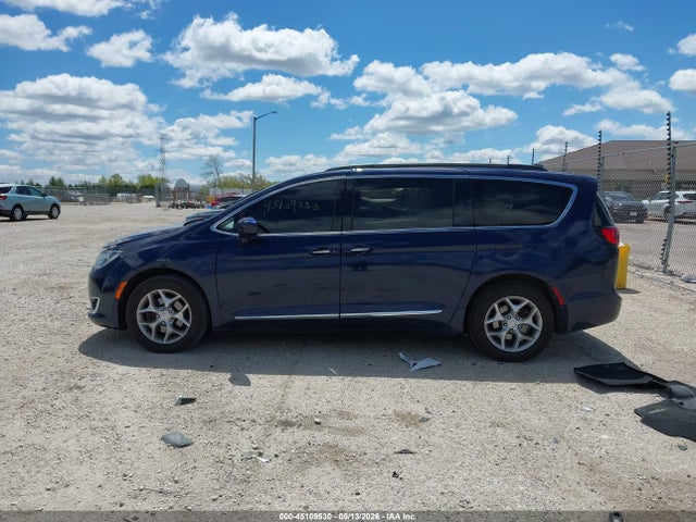 Chrysler Pacifica Touring-l