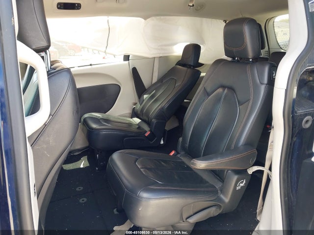 Chrysler Pacifica Touring-l