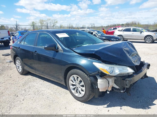 Salvage Toyota Camry Image