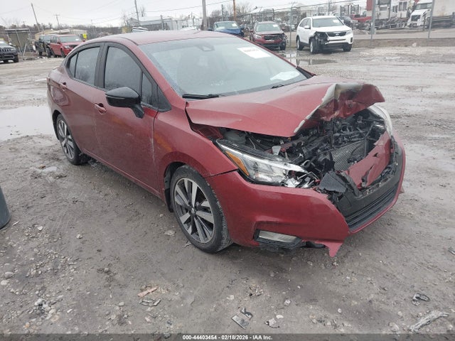 Salvage Nissan Versa Image