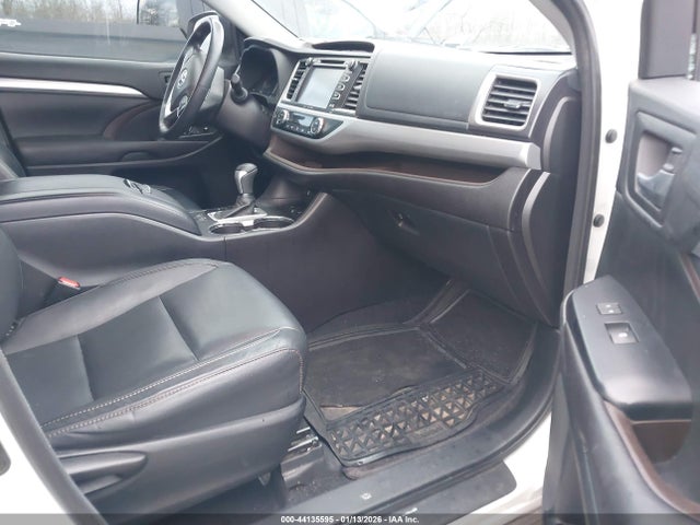 Toyota Highlander Xle V6