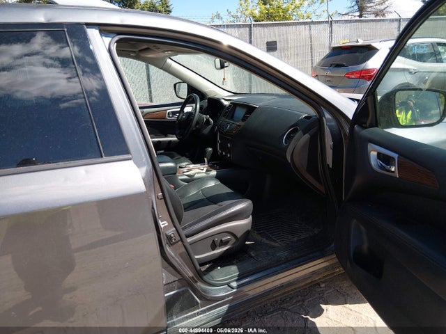 Nissan Pathfinder Platinum