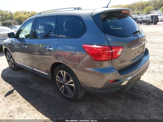 Nissan Pathfinder Platinum