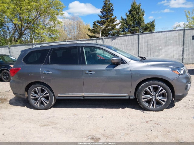 Nissan Pathfinder Platinum