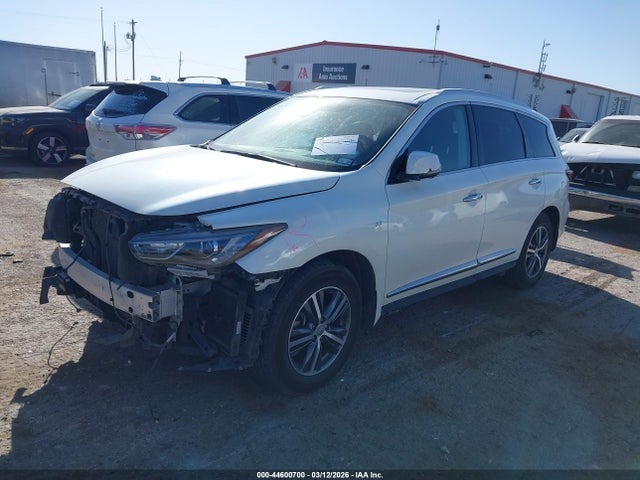 INFINITI Qx Luxe