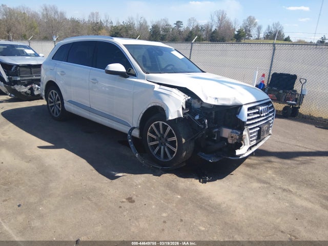 Salvage Audi Q7 Image