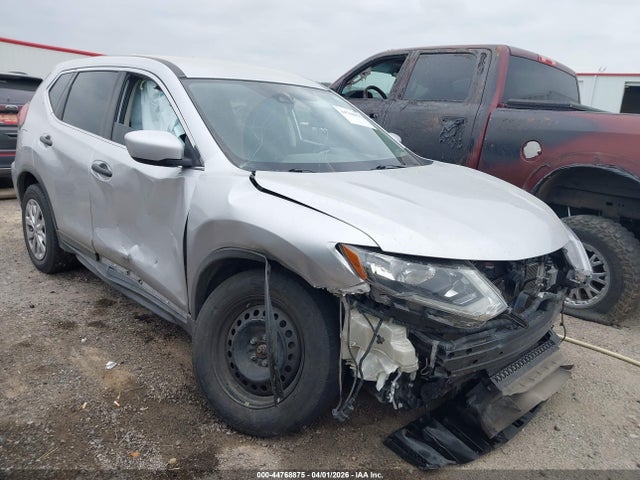 Salvage Nissan Rogue Image