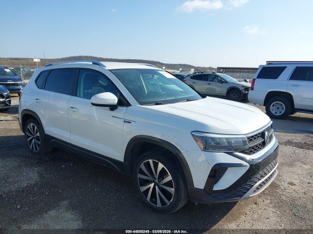 Salvage Volkswagen Taos Image