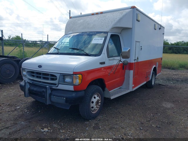 Ford E-450 Standard