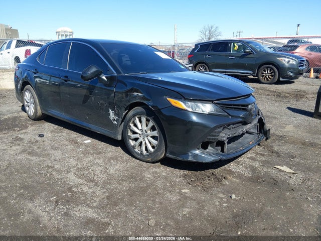 Salvage Toyota Camry Image