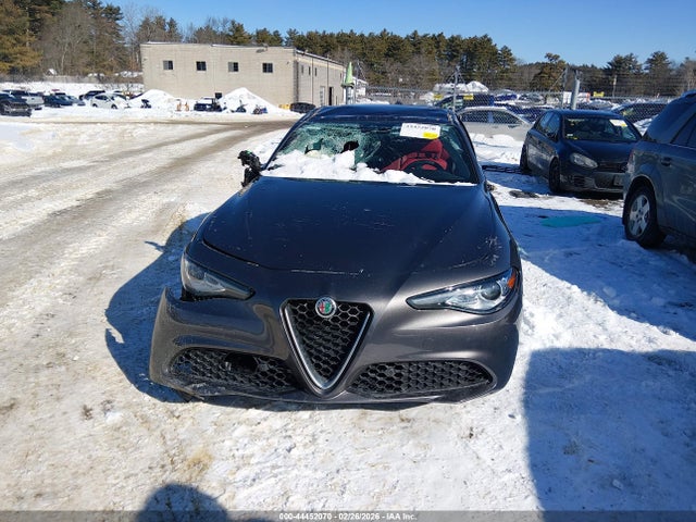 Alfa Romeo Giulia Awd