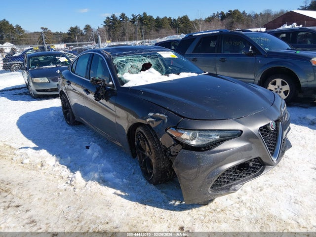 Salvage Alfa Romeo Giulia Image