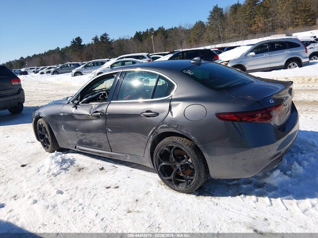 Alfa Romeo Giulia Awd