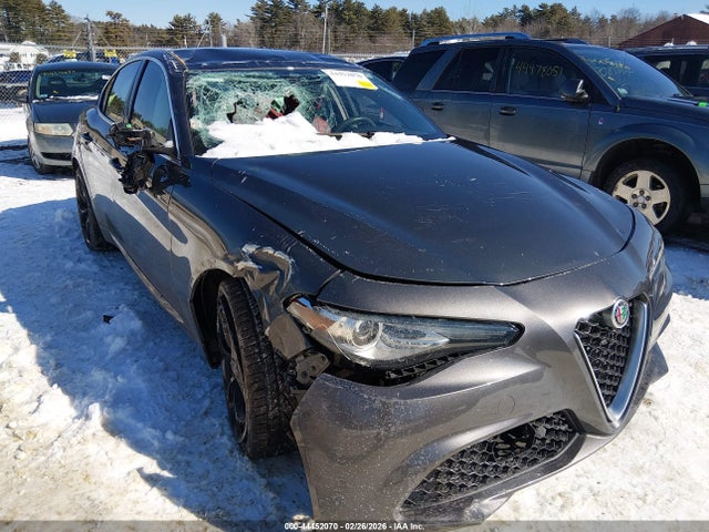 Alfa Romeo Giulia Awd