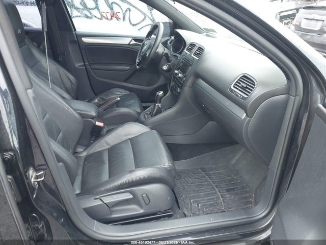 Volkswagen Golf 4-door