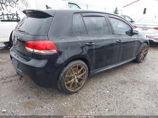 Volkswagen Golf 4-door
