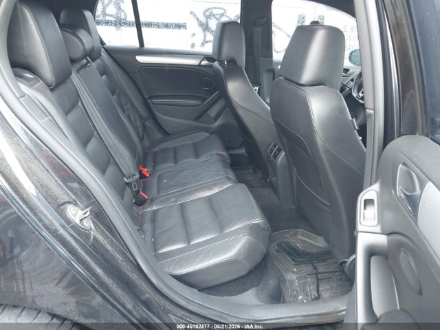 Volkswagen Golf 4-door