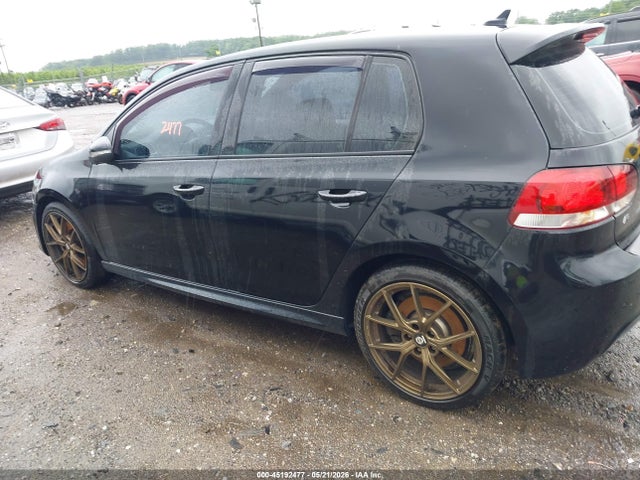 Volkswagen Golf 4-door