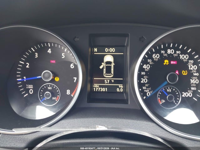 Volkswagen Golf 4-door