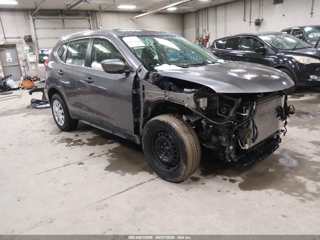 Salvage Nissan Rogue Image