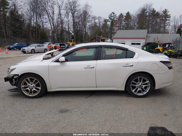 Nissan Maxima