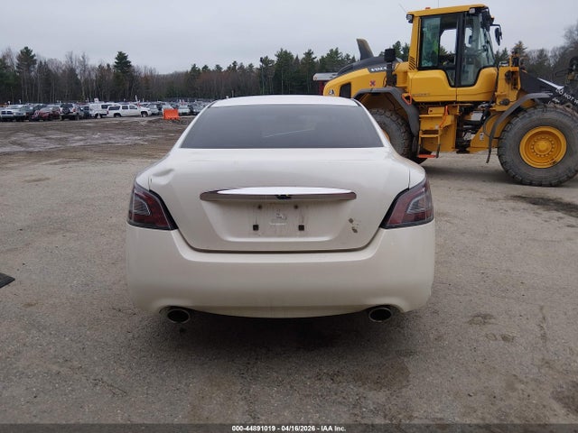 Nissan Maxima