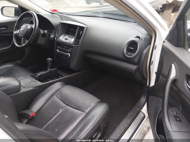Nissan Maxima