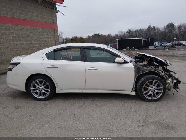 Nissan Maxima