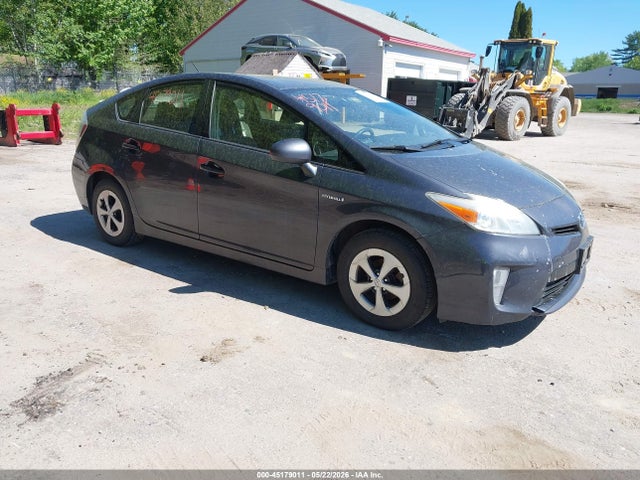 Salvage Toyota Prius Image