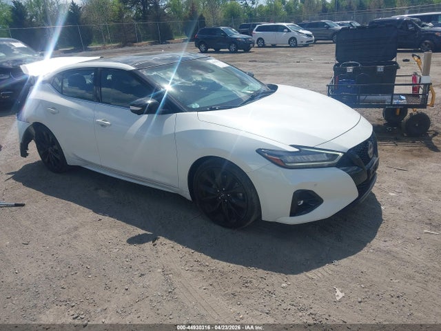 Salvage Nissan Maxima Image