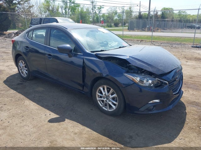 Salvage Mazda Mazda3 Image